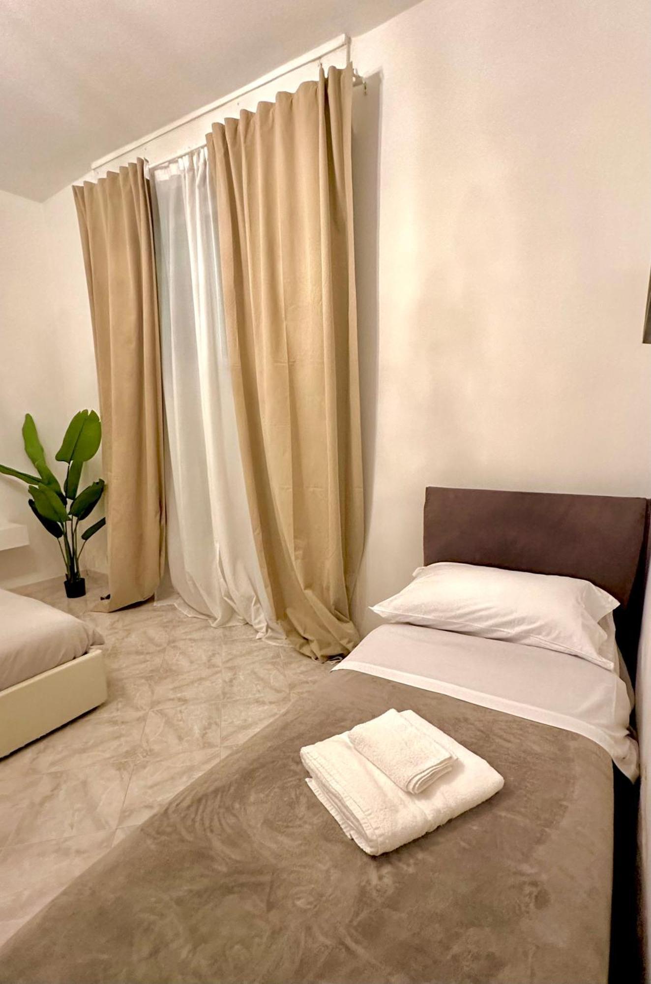 Golden Luxury Home - San Giovanni - 10 Min To Basilica Of San Giovanni - 25 Min To Colosseum Roma Ngoại thất bức ảnh